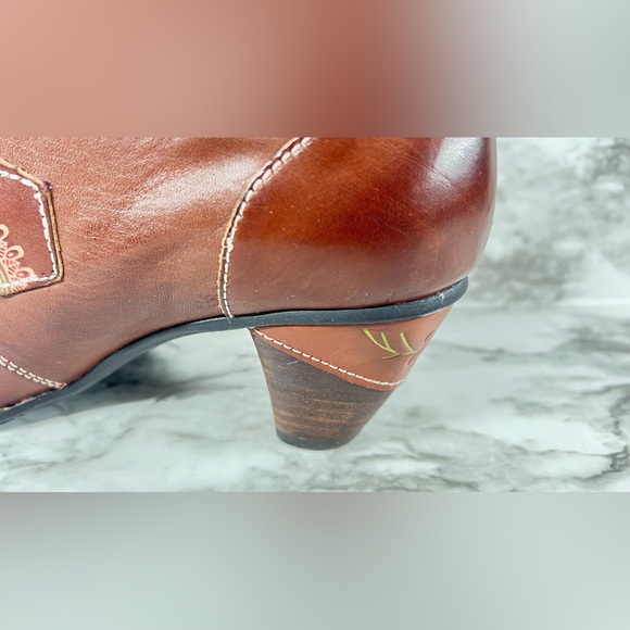 L’ARTISTE leather platform heal shoes - Picture 14 of 16